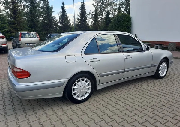 Mercedes-Benz Klasa E cena 9900 przebieg: 222000, rok produkcji 1999 z Leżajsk małe 232